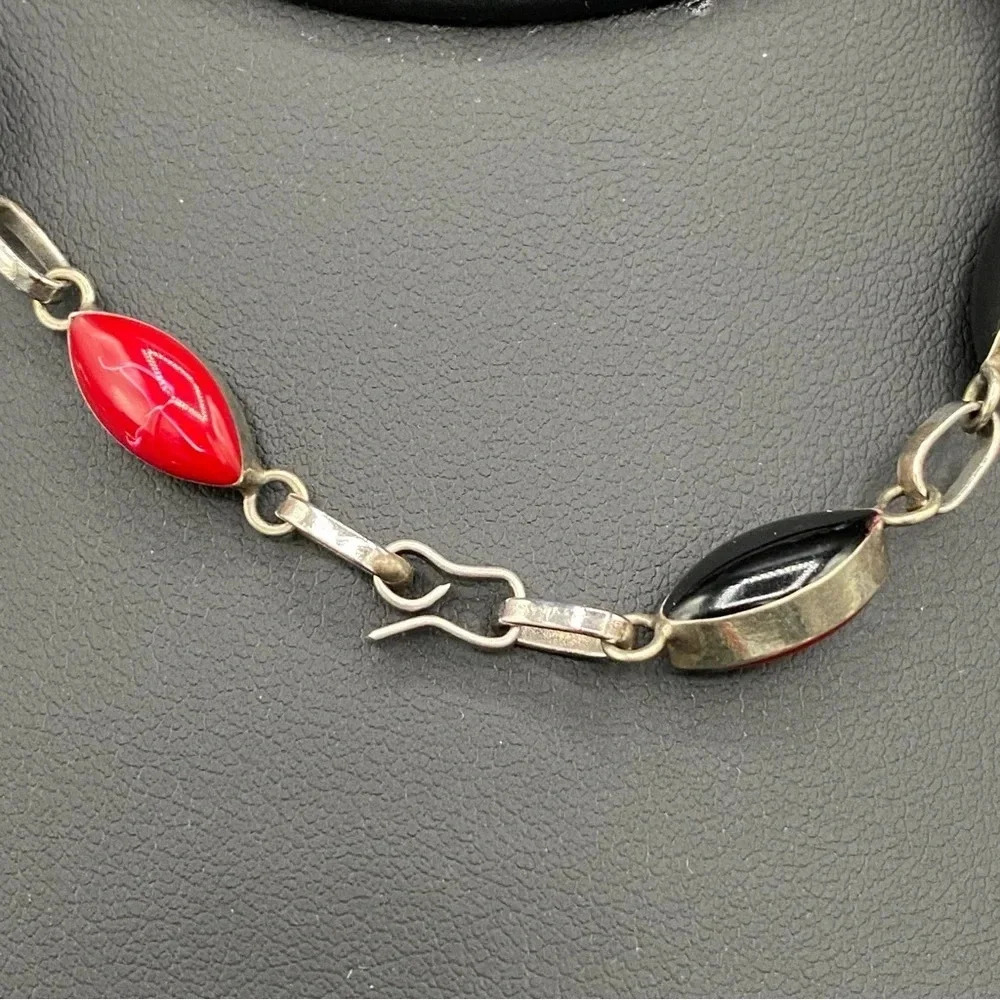 Vintage Art Deco Reversible Red and Black Teardrop Necklace and Bracelet Set - Picture 8 of 16